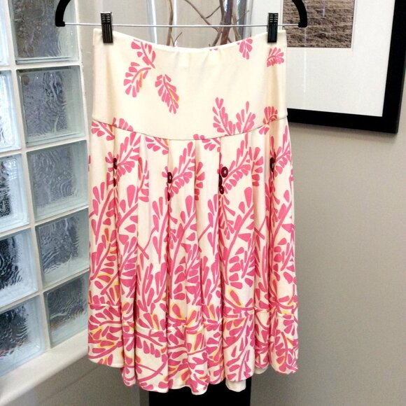 TEMPERLY LONDON Silk Flare Skirt Pink Leaf Design Cream Background Size 4 - Picture 1 of 3